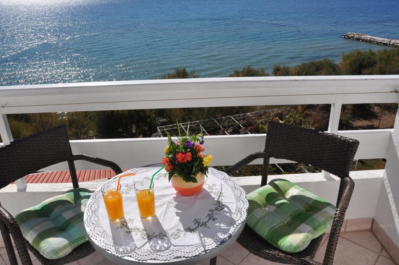 شقة Anastazija Sea View أوميس المظهر الخارجي الصورة