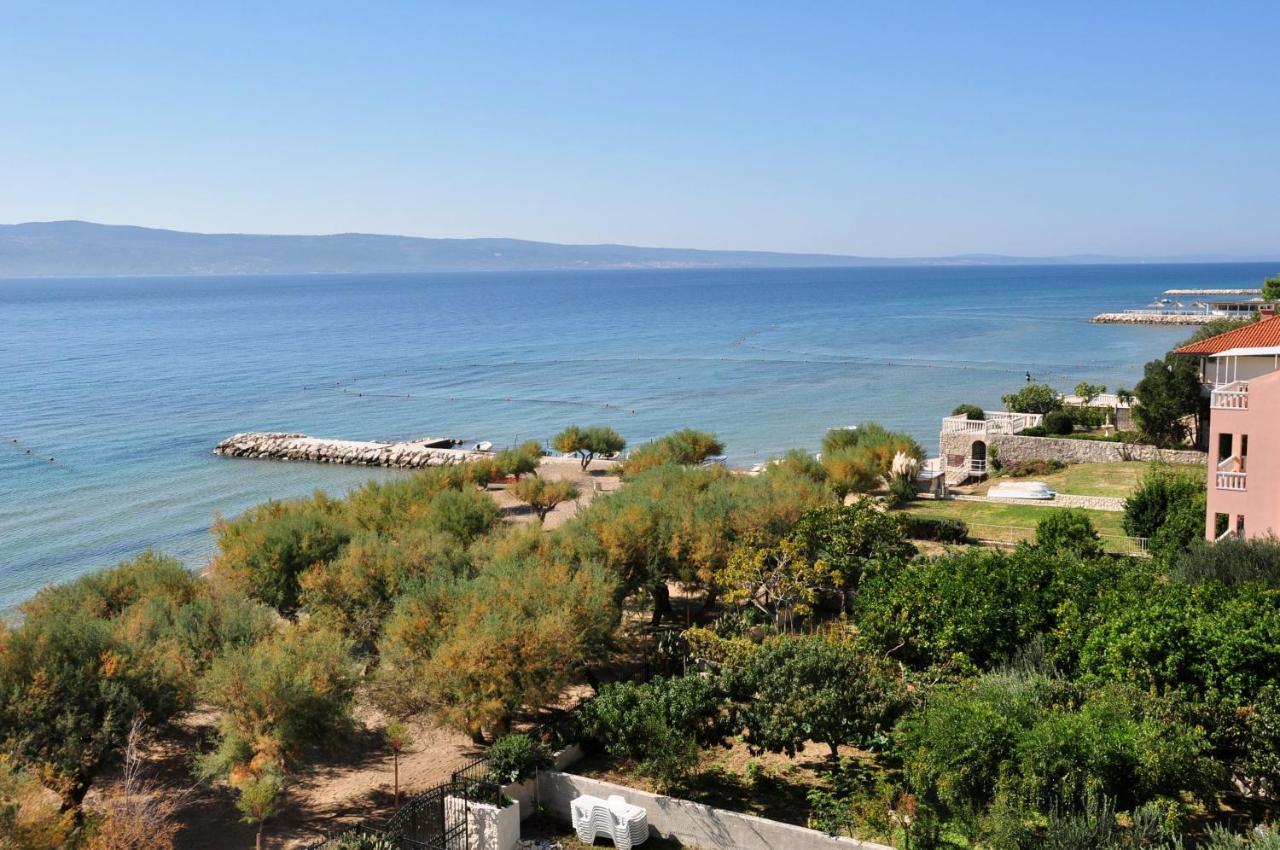 شقة Anastazija Sea View أوميس المظهر الخارجي الصورة